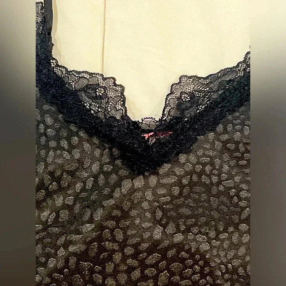 Dressy tank camisole, black on black leopard print. Lace detail at bust. Sz L - Picture 5 of 9